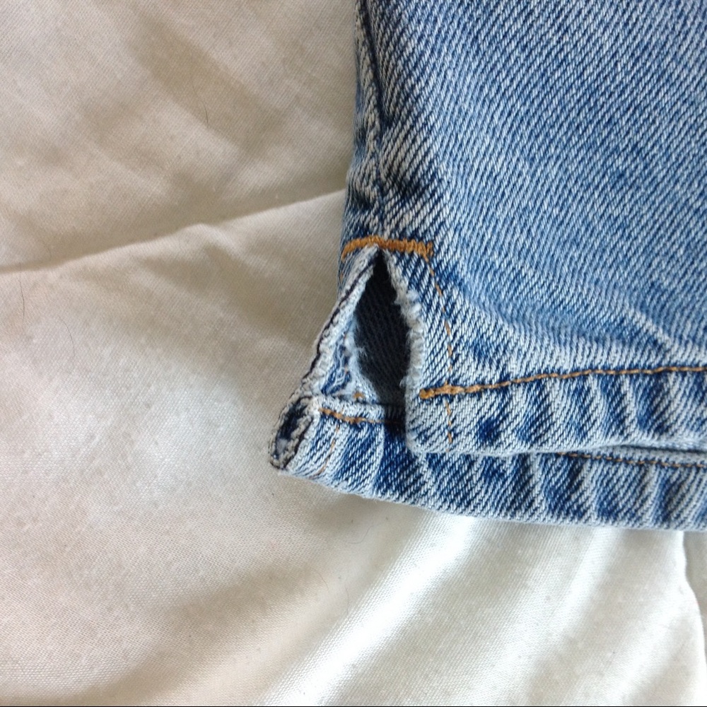 1990s LEVIS acid washed short jean shorts - Picture 4 of 7